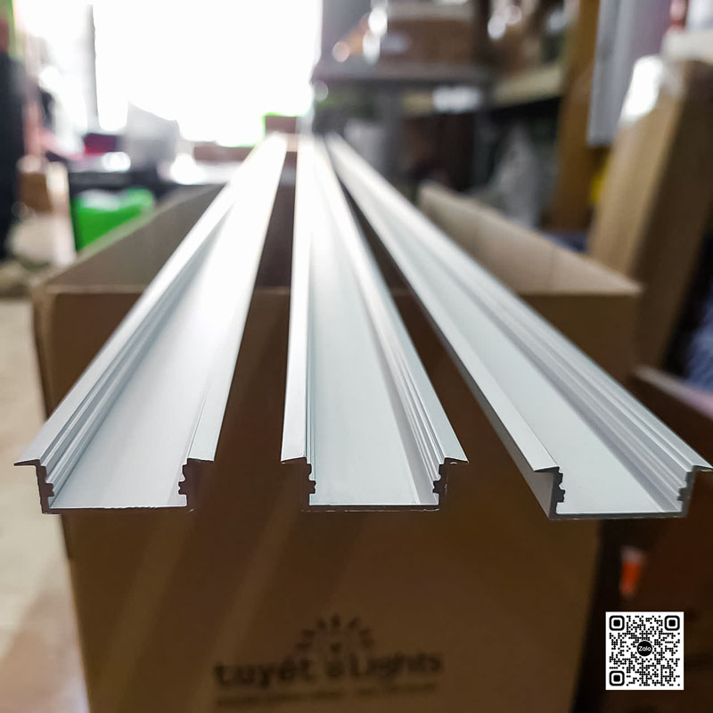 chất nhôm cứng cáp